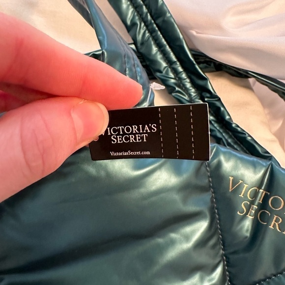 VICTORIA Secret Green Puffer Tote - Picture 6 of 15